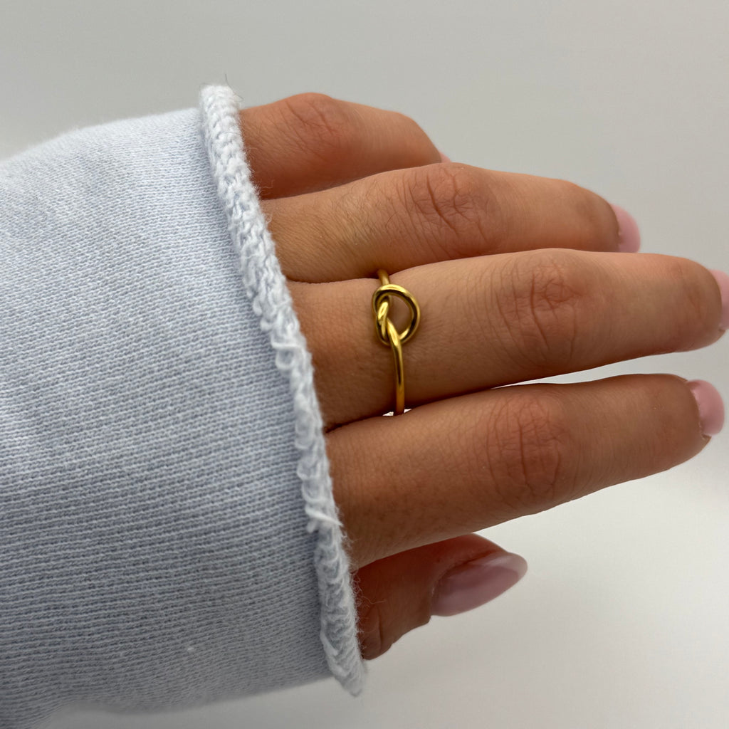 Knot Ring