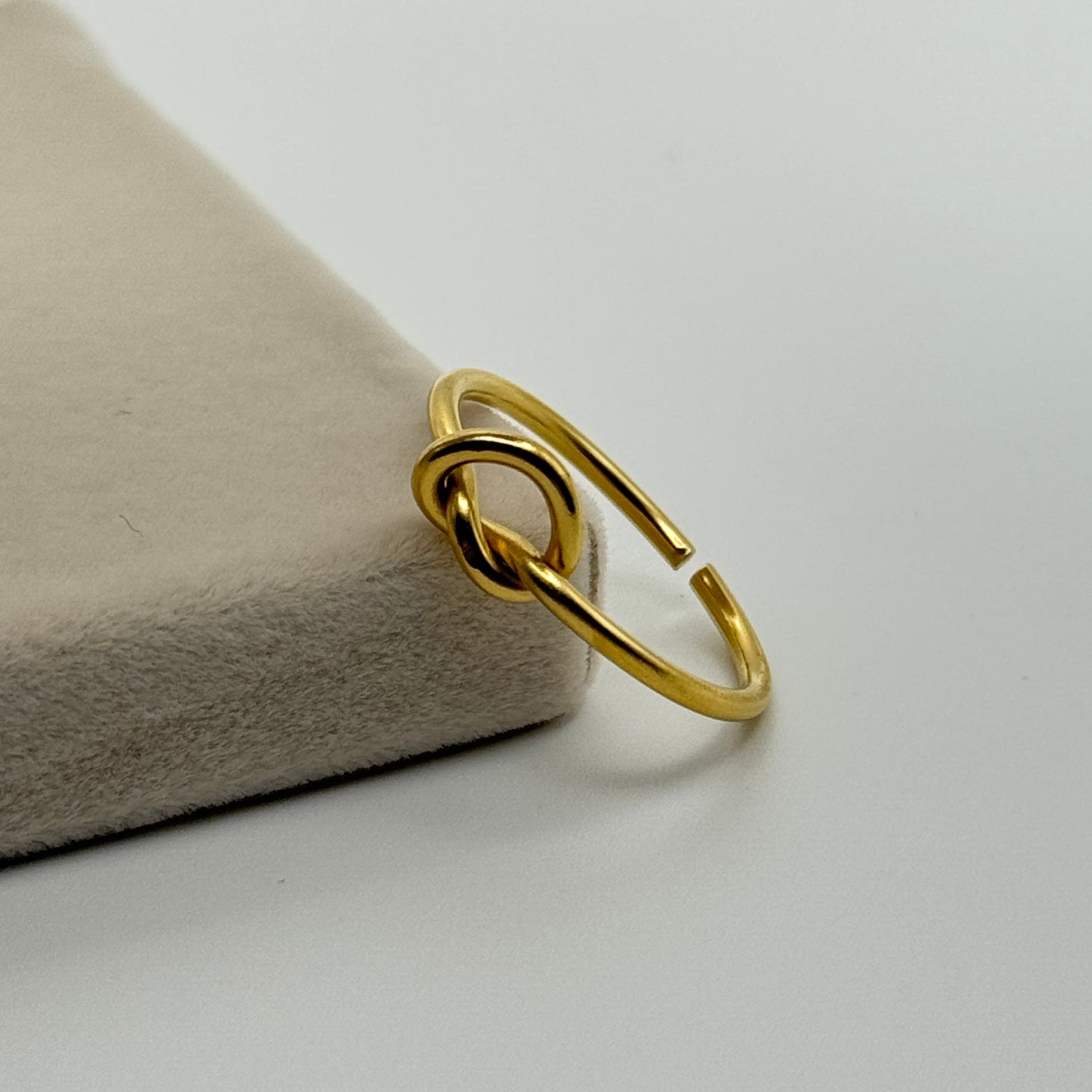 Knot Ring